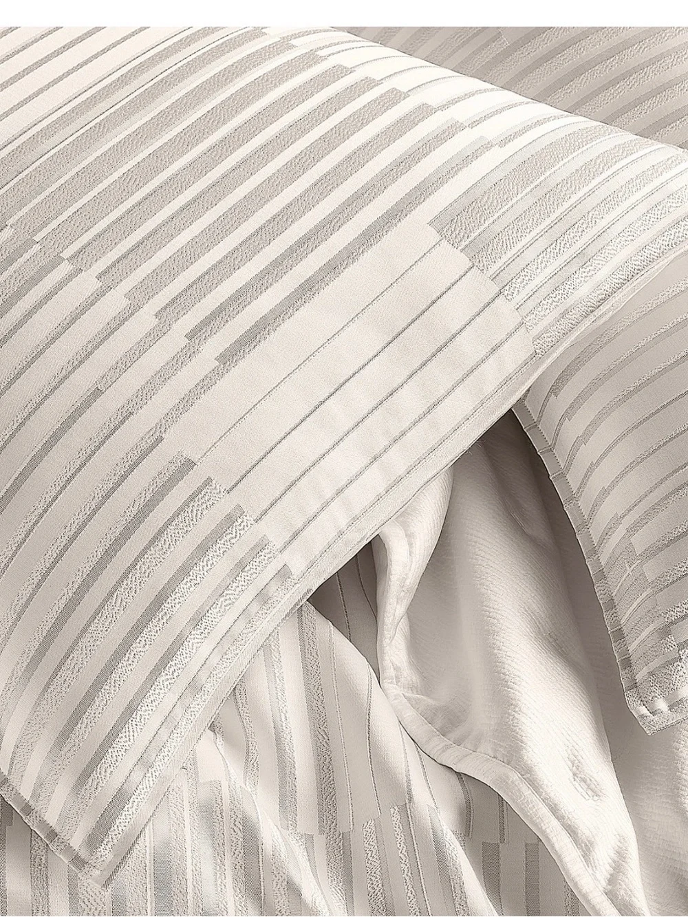 Hotel collection set duvet + 2 shams  Queen, unused without original packaging